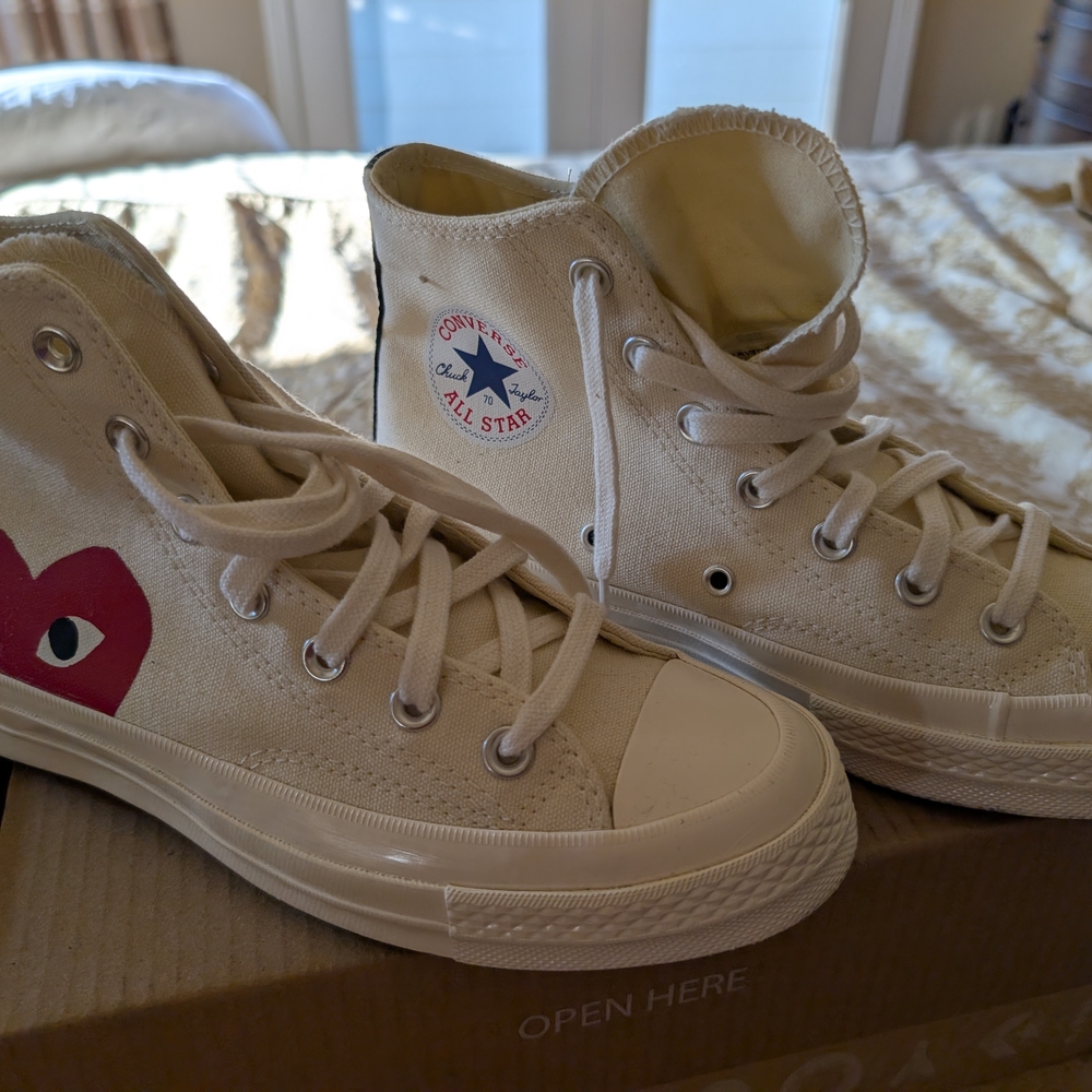 Converse Kids High-Top Sneakers - Beige with Red Heart